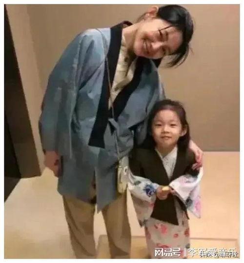 吃瓜娱乐圈小花,揭秘幕后故事与情感纠葛  第2张